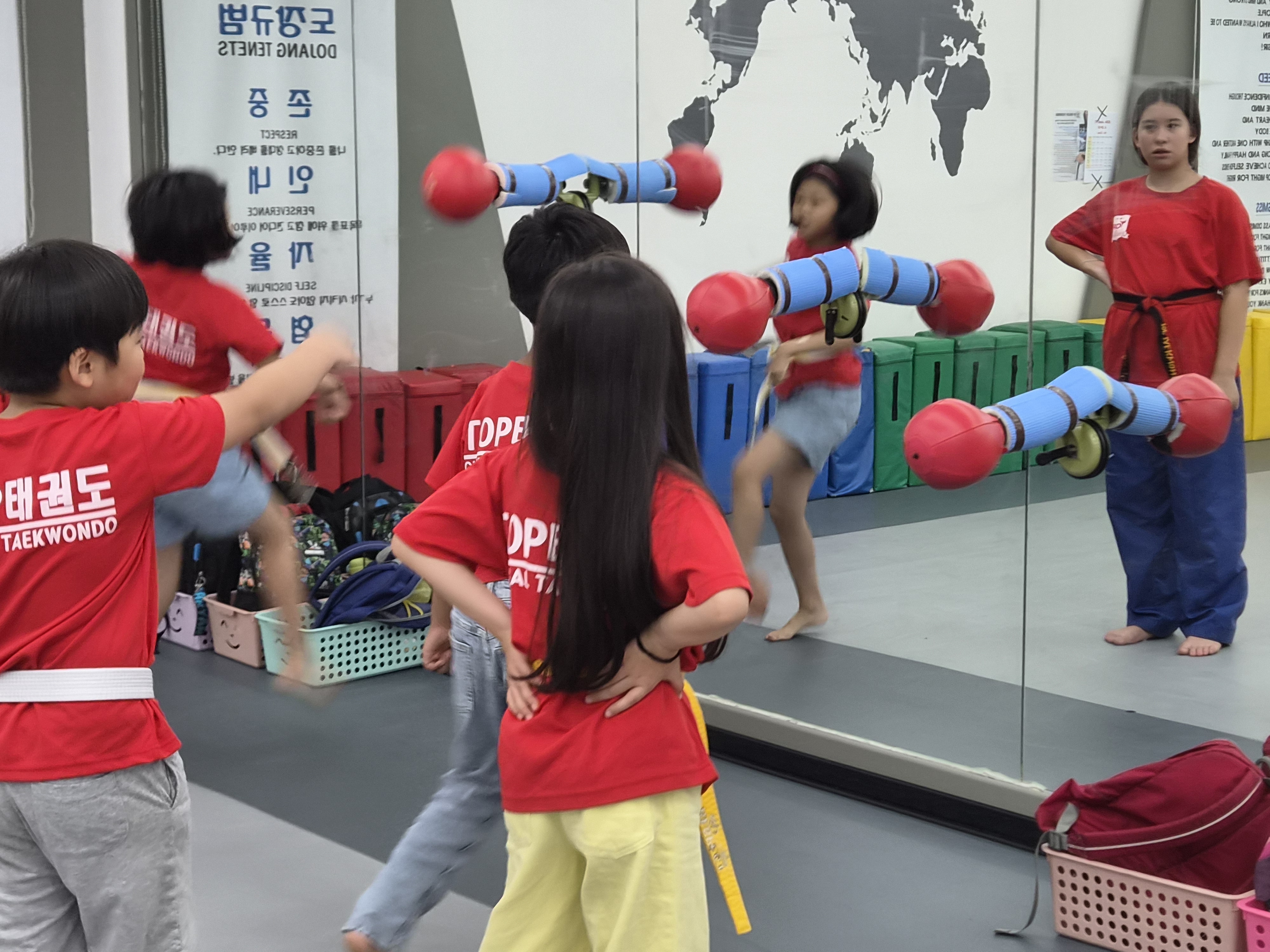 Taekwondo class moment 1